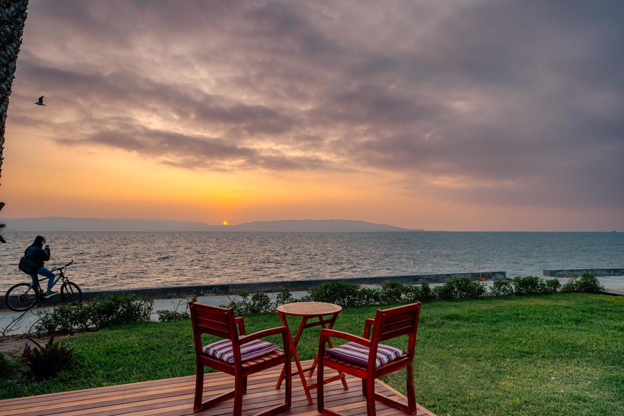 Atoq Paracas Reserva Exterior foto